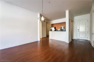 Photo #4: 2337454 Listing 
