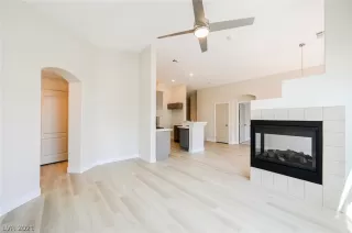 Photo #1: 2337459 Listing