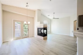 Photo #3: 2337459 Listing