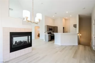 Photo #5: 2337459 Listing