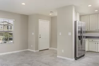 Photo #6: 2337479 Listing 