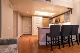 Photo #4: 2337486 Listing