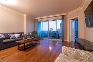 Photo #5: 2337486 Listing