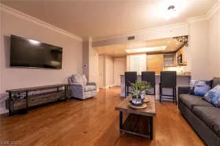 Photo #6: 2337486 Listing