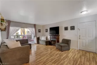 Photo #3: 2337489 Listing