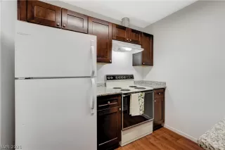 Photo #6: 2337509 Listing