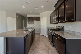 Photo #3: 2337510 Listing 