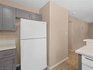 Photo #3: 2337511 Listing 