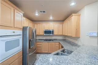 Photo #1: 2337515 Listing