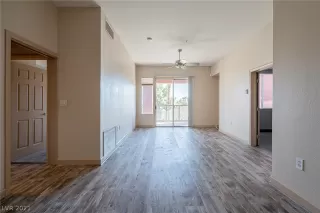 Photo #2: 2337515 Listing