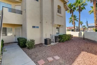 Photo #1: 2337557 Listing 