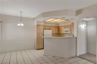 Photo #4: 2337557 Listing 