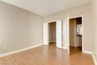 Photo #4: 2337564 Listing