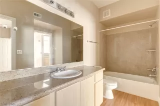 Photo #5: 2337564 Listing