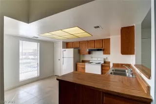 Photo #1: 2337597 Listing 