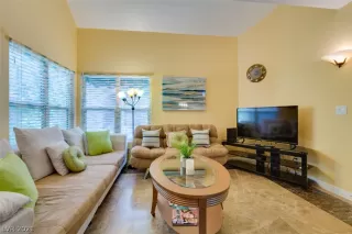 Photo #1: 2337601 Listing