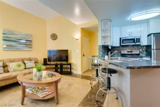 Photo #4: 2337601 Listing