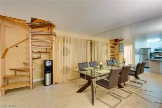 Photo #6: 2337601 Listing