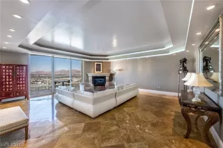 Photo #1: 2337605 Listing