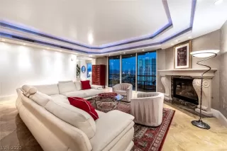 Photo #4: 2337605 Listing