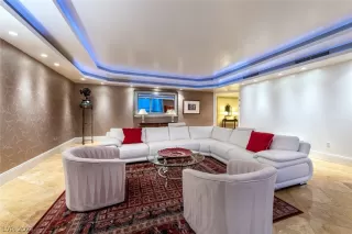 Photo #5: 2337605 Listing