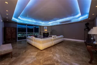 Photo #6: 2337605 Listing