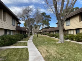 Photo #1: 2337626 Listing