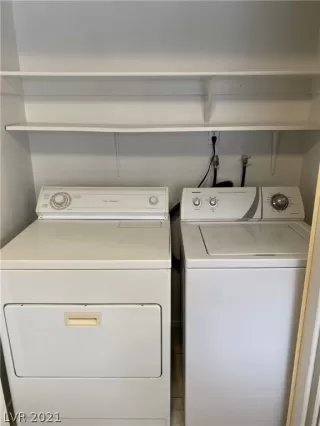 Photo #5: 2337626 Listing