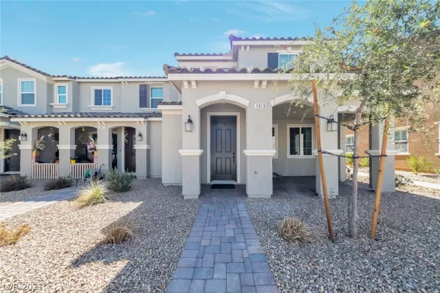 MLS: 2337672 Condo For Sale