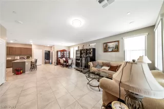 Photo #4: 2337672 Listing 