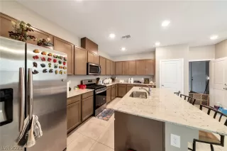 Photo #5: 2337672 Listing 