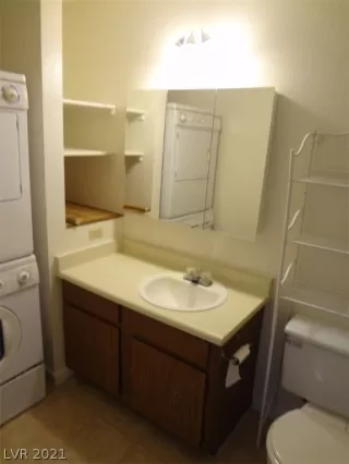 Photo #4: 2337682 Listing