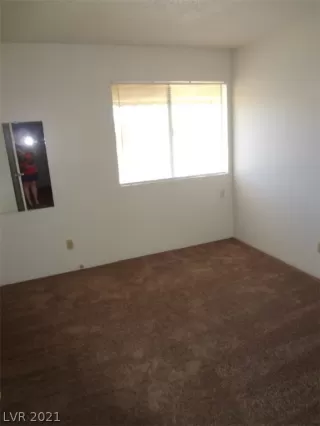 Photo #5: 2337682 Listing