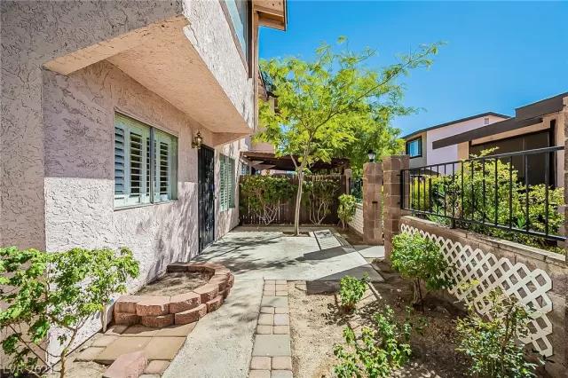 MLS: 2337683 Condo For Sale