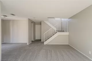 Photo #4: 2337683 Listing