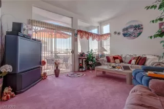 Photo #3: 2337703 Listing