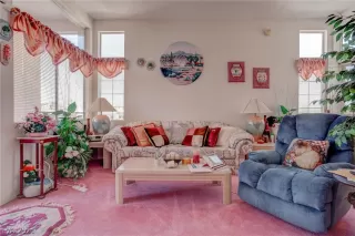 Photo #4: 2337703 Listing