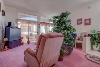 Photo #5: 2337703 Listing