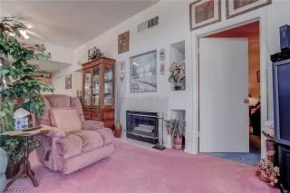 Photo #6: 2337703 Listing