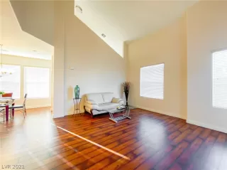 Photo #4: 2337709 Listing 