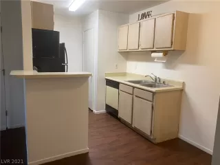 Photo #6: 2337719 Listing 