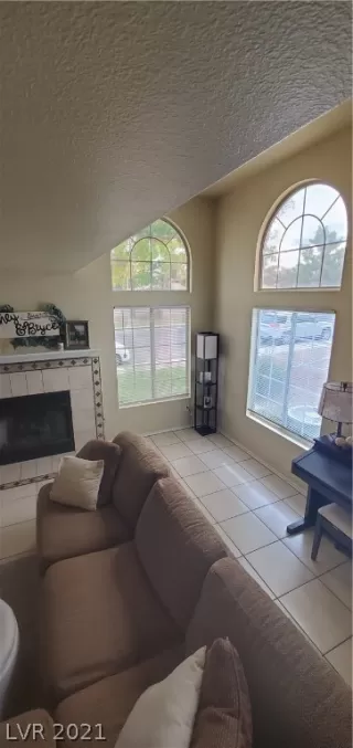 Photo #1: 2337724 Listing 