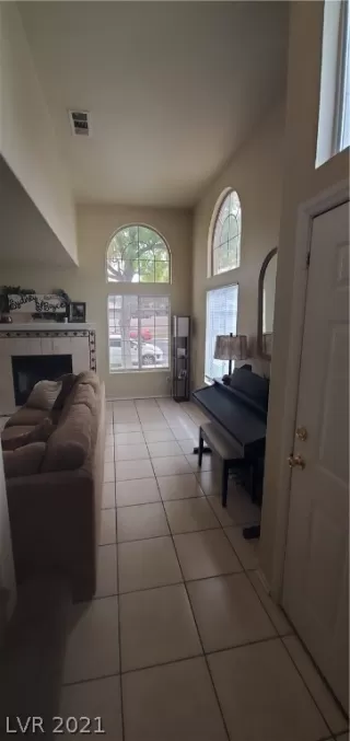 Photo #2: 2337724 Listing 