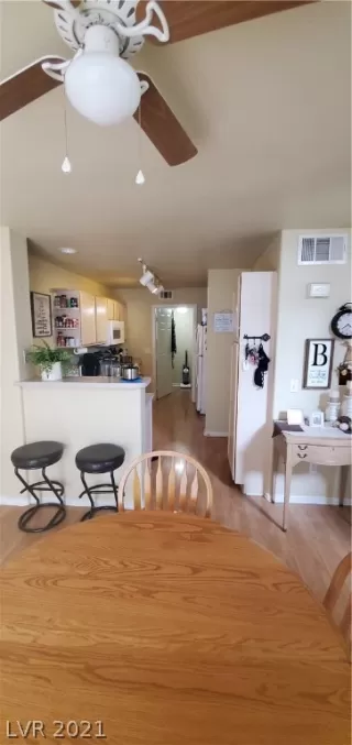 Photo #5: 2337724 Listing 