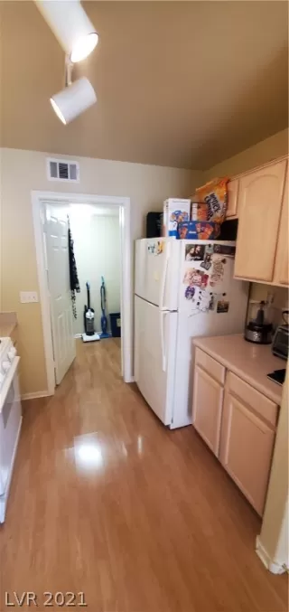 Photo #6: 2337724 Listing 