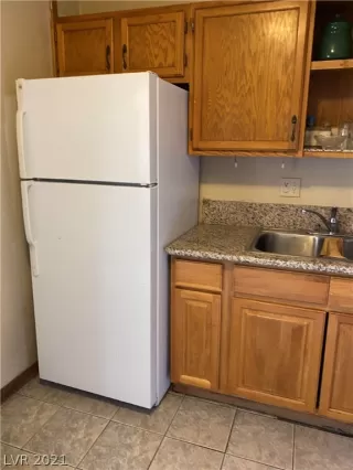 Photo #4: 2337804 Listing