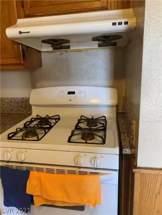 Photo #6: 2337804 Listing