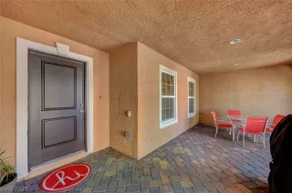 Photo #3: 2337817 Listing