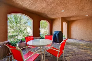 Photo #6: 2337817 Listing