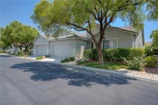 Photo #1: 2337825 Listing 